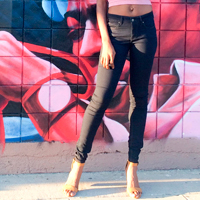 SHOP THE JEANS > SHOP THE JEANS >